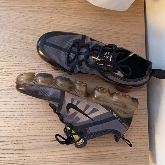 NIKE VAPORMAX SNEAKERS - Picture 8 of 16
